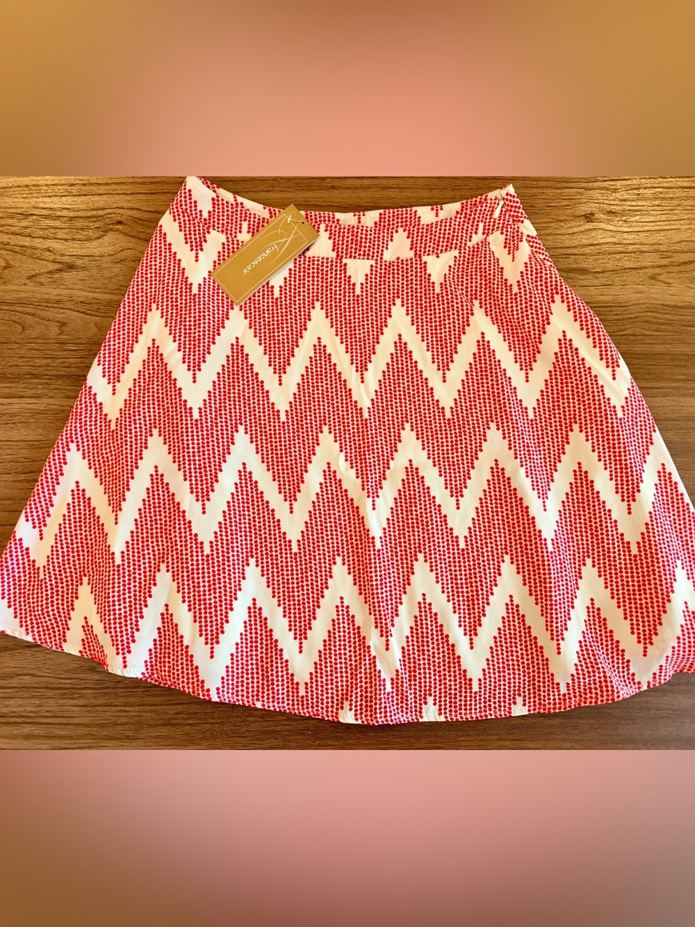 NWT Francesca's Size Small Red and Creme Geometric Chevron Print Skirt Flare